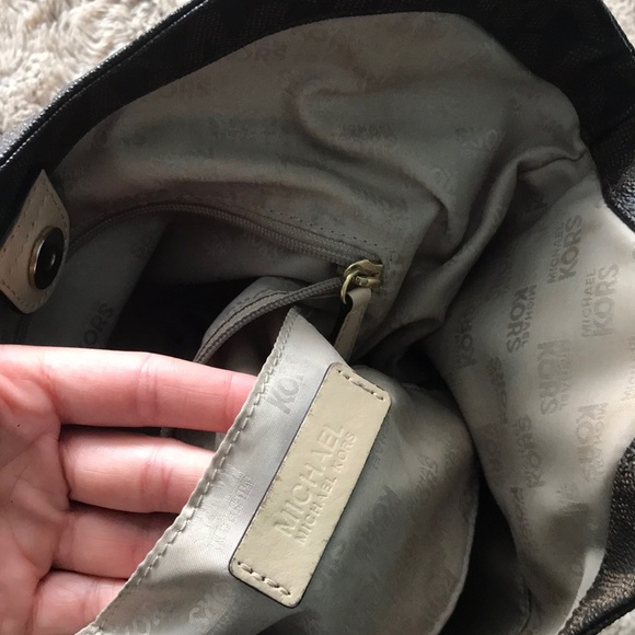 Michael Kors purse - Picture 2 of 6